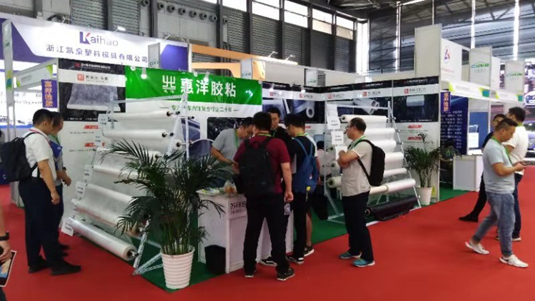 你知道沖鋒衣復合用熱熔膠膜還是熱熔網(wǎng)膜嗎
